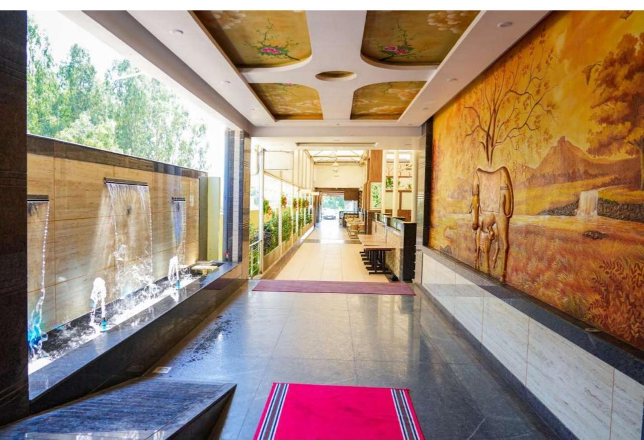 Sri Krishna Inn - Kempegowda Airport Bangalore Devanahalli エクステリア 写真