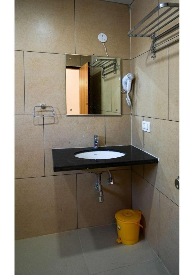 Sri Krishna Inn - Kempegowda Airport Bangalore Devanahalli エクステリア 写真