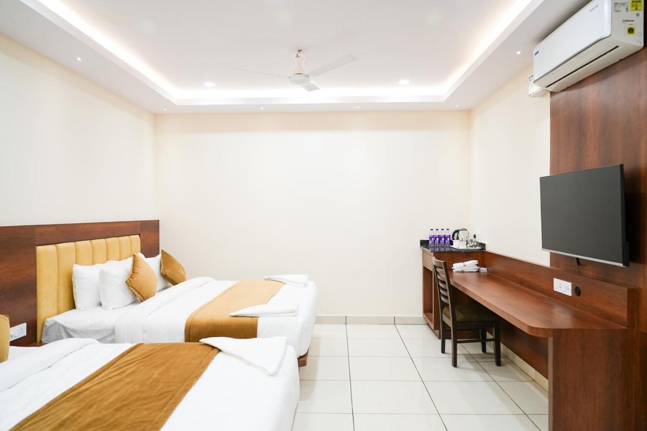 Sri Krishna Inn - Kempegowda Airport Bangalore Devanahalli エクステリア 写真