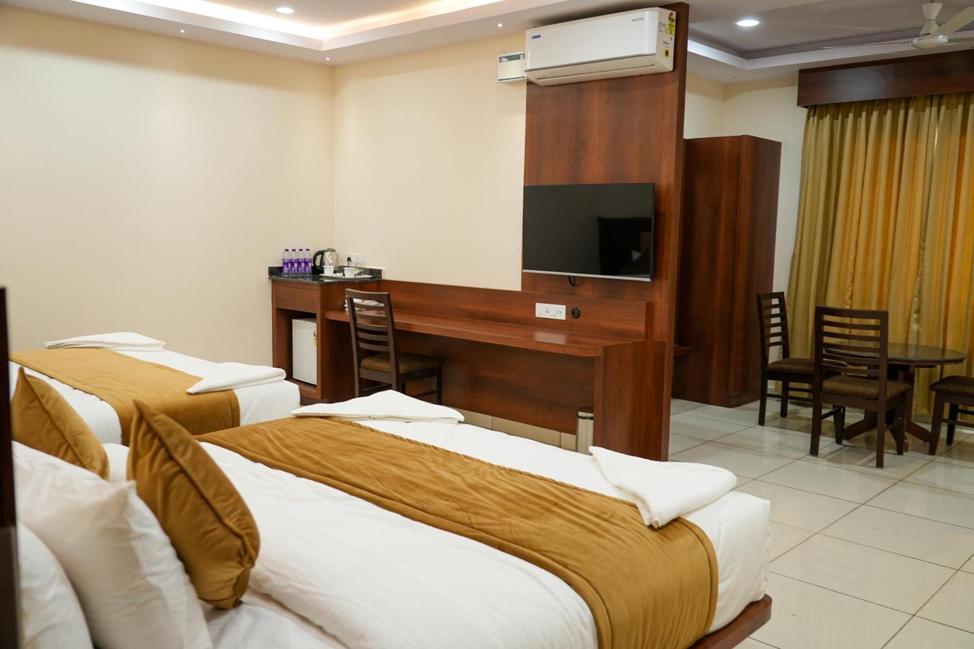Sri Krishna Inn - Kempegowda Airport Bangalore Devanahalli エクステリア 写真