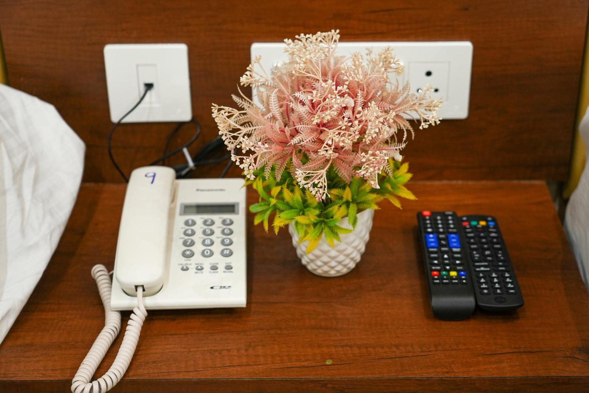 Sri Krishna Inn - Kempegowda Airport Bangalore Devanahalli エクステリア 写真